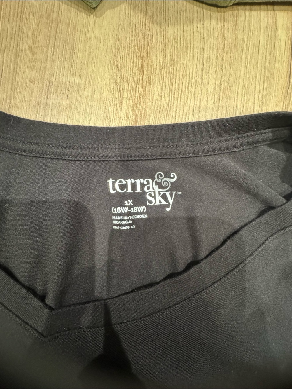 Terra & Sky Black V-Neck Long Sleeve Top - Picture 5 of 7
